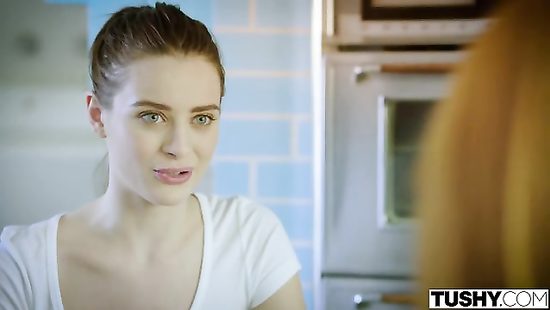 Двойное проникновение секретарши с боссом и его другом