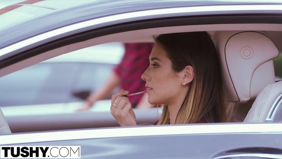 Журналистка Ева снова ищет вдохновение в сексе с незнакомцем