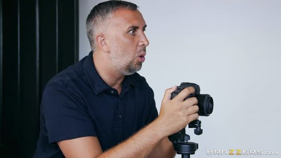 Представляясь продюсером раздвинешь любые ножки