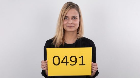 Чешский кастинг для блондинки закончился лесби сексом и трахом с агентом