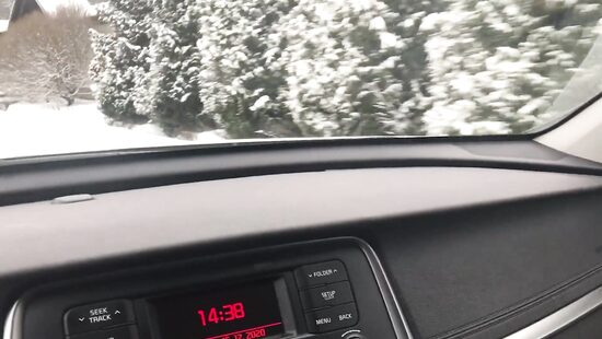 Опасный новогодний подарок за рулем