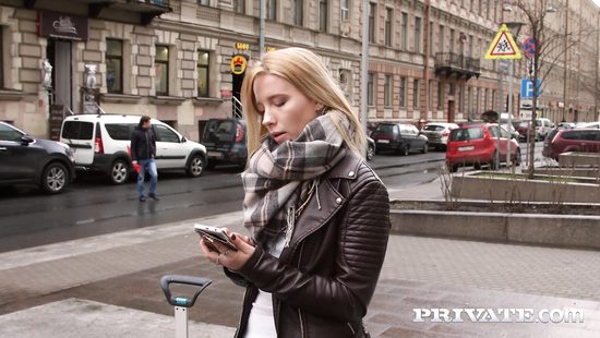 Ради кунилингуса блондинка примчалась к любовнику из другого города