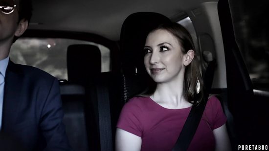 Семейная парочка подобрала на трассе молодую тёлку и устроила с ней оргию