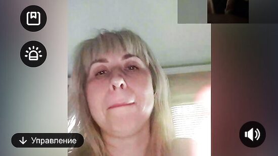 Милфа дрочит на камеру :))