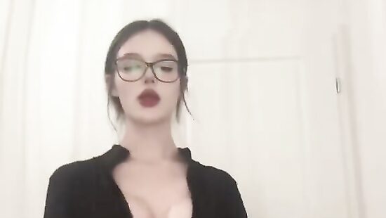 Anya 18