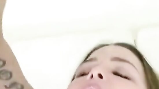 кому глубже соснула?