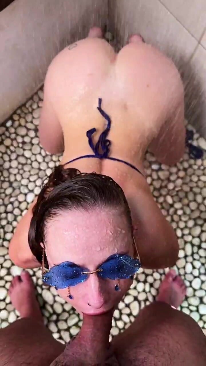 после пляжа под душем