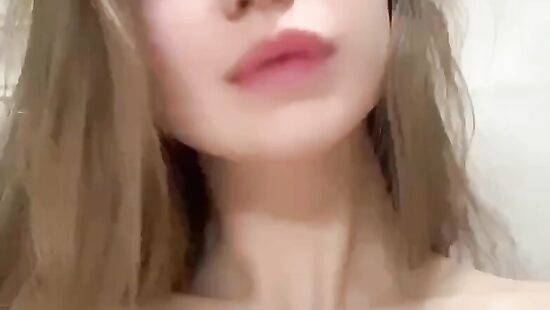 в каждую по поцелую