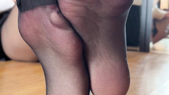 Nylon feet